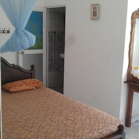 Down Town Hotel Ponnarankulama Extérieur photo