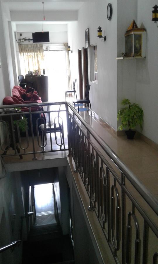 Down Town Hotel Ponnarankulama Extérieur photo